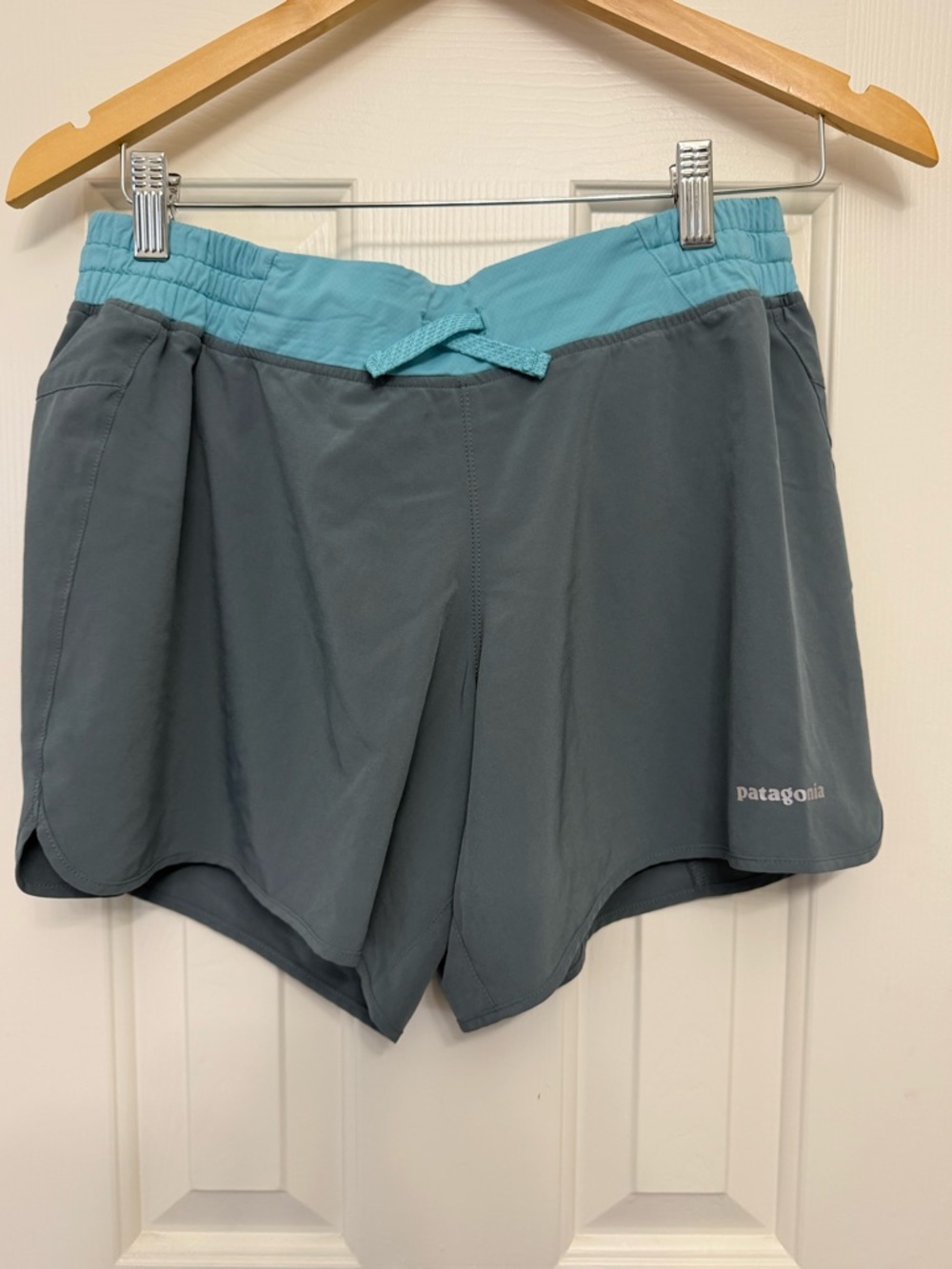 Patagonia Women’s Blue-Grey Stretch Athletic Shorts USED Medium